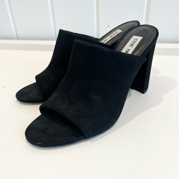 Black Esmeralda Heels - Picture 2 of 6